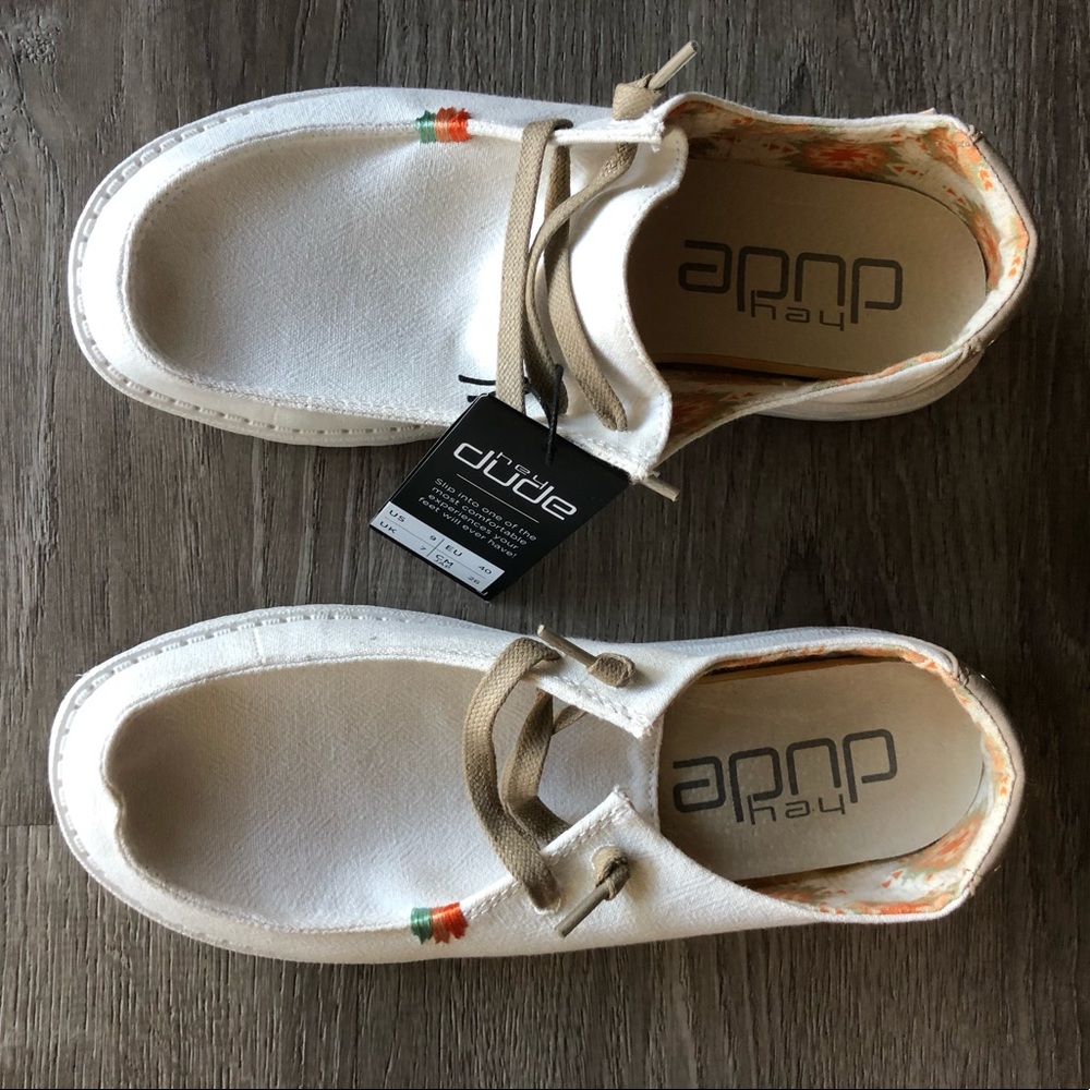 NWT Women’s Aztec Hey Dudes